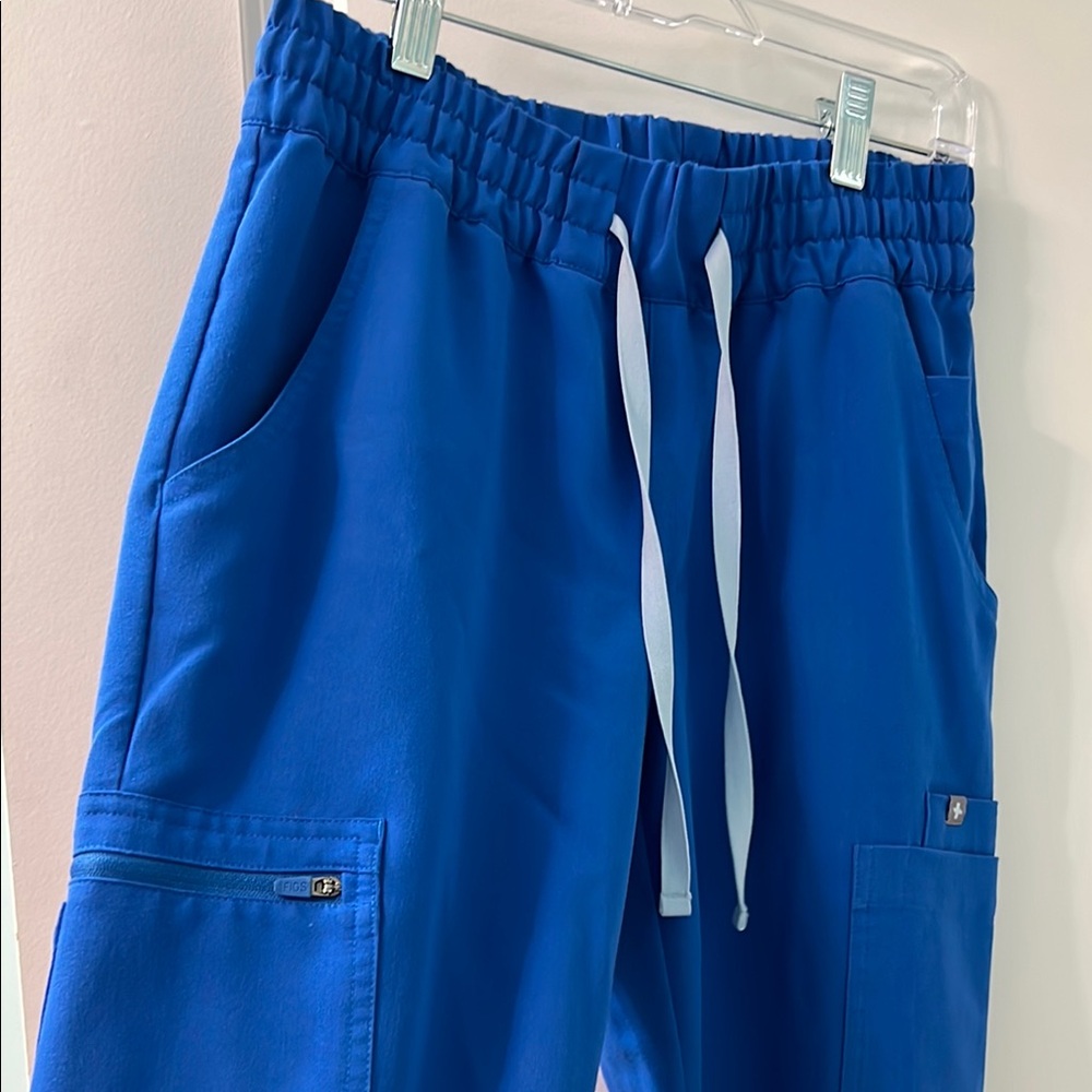 Women’s Figs scrubs